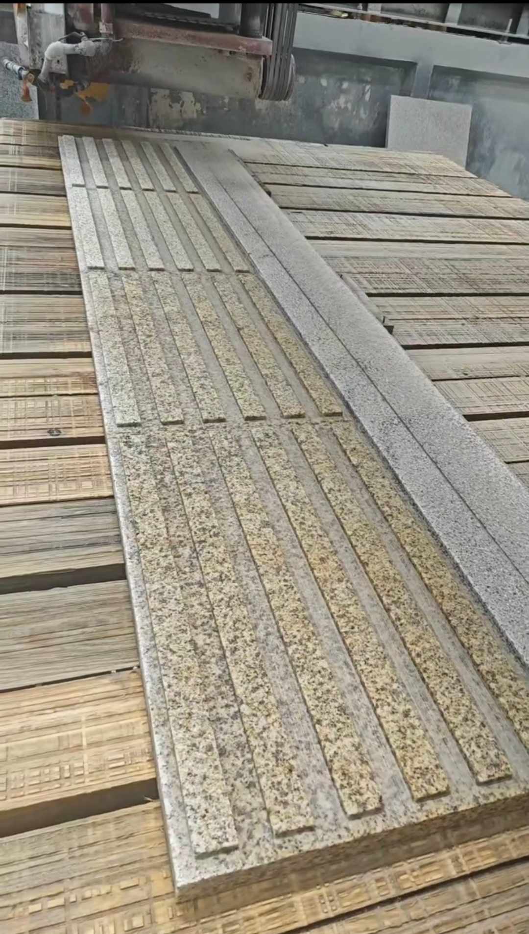 安阳黄金麻盲道石 盲条