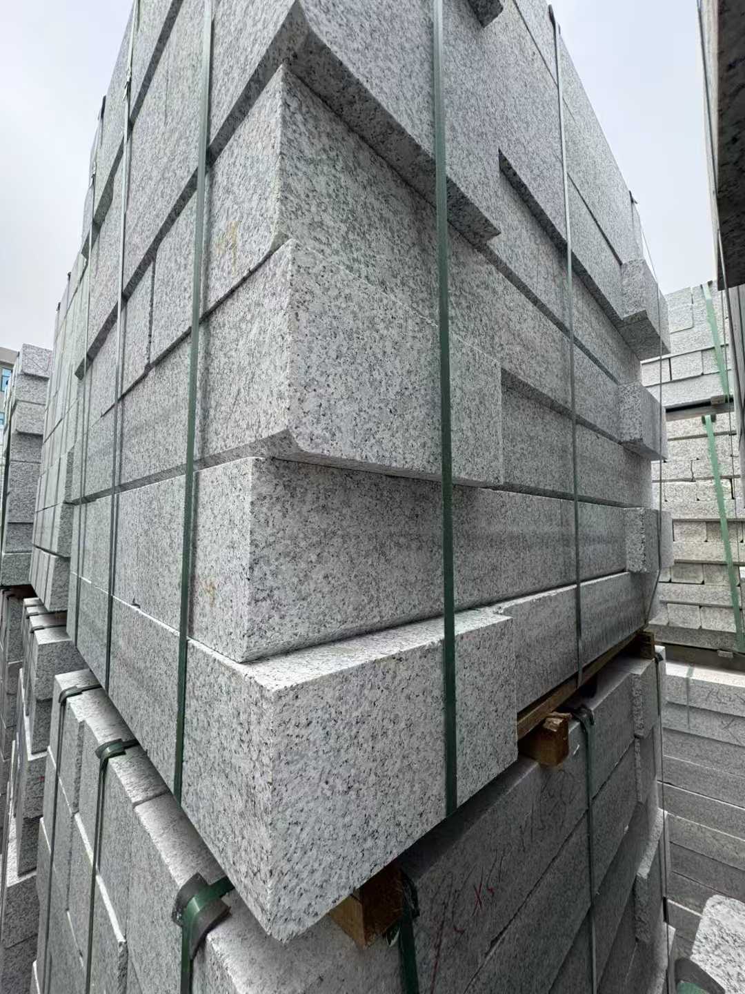 安阳芝麻白路牙石 马路牙子